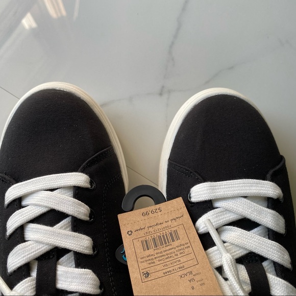 🖤5/$20 NWT Mad Love Black & White Sneakers - Picture 7 of 13